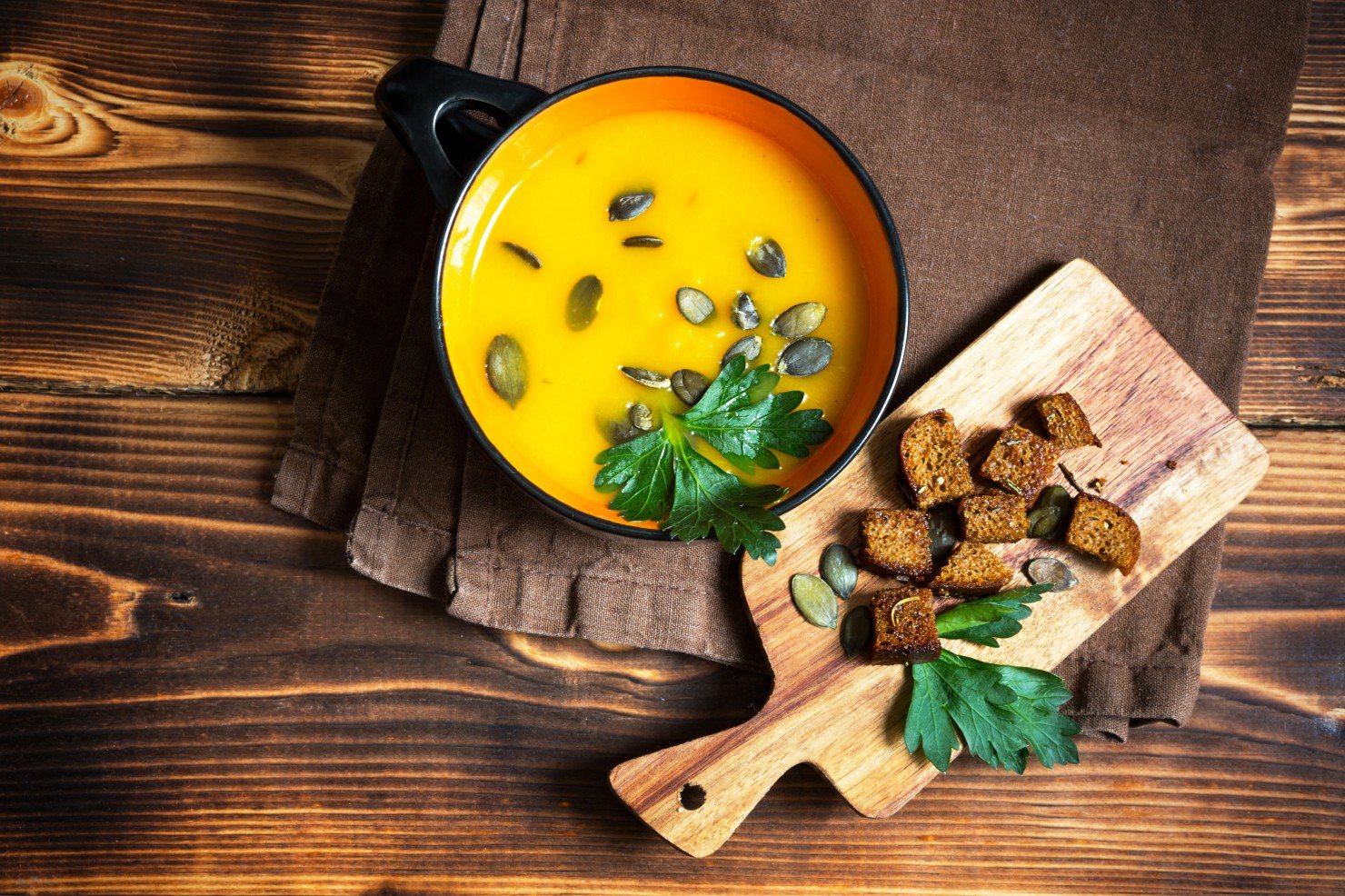 Alimentación con Semillas de Calabaza - Plato de crema de semillas de calabaza